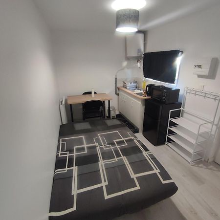 Petit F2 Meuble Independant Apartment Limay Exterior photo