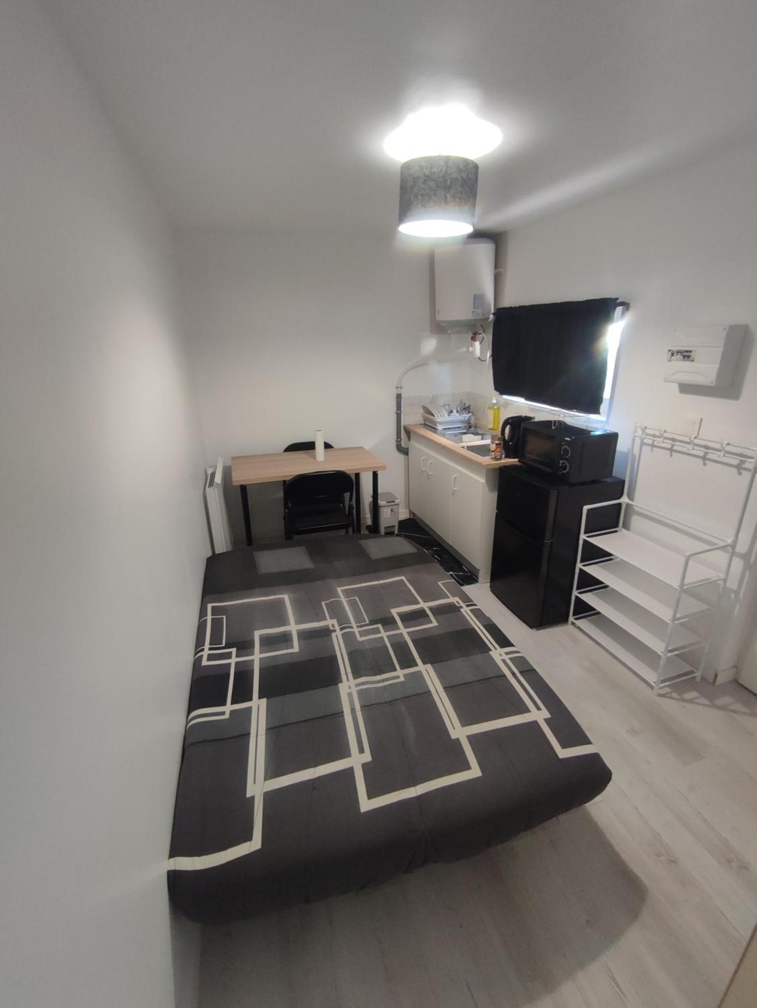Petit F2 Meuble Independant Apartment Limay Exterior photo